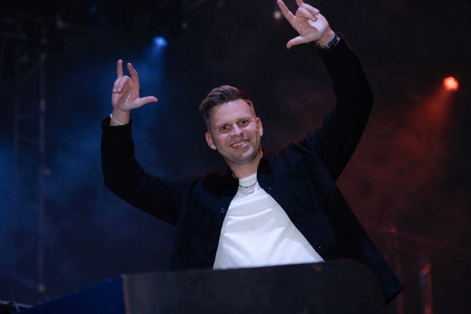 Martin Dehn am DJ-Pult bei einem Auftritt